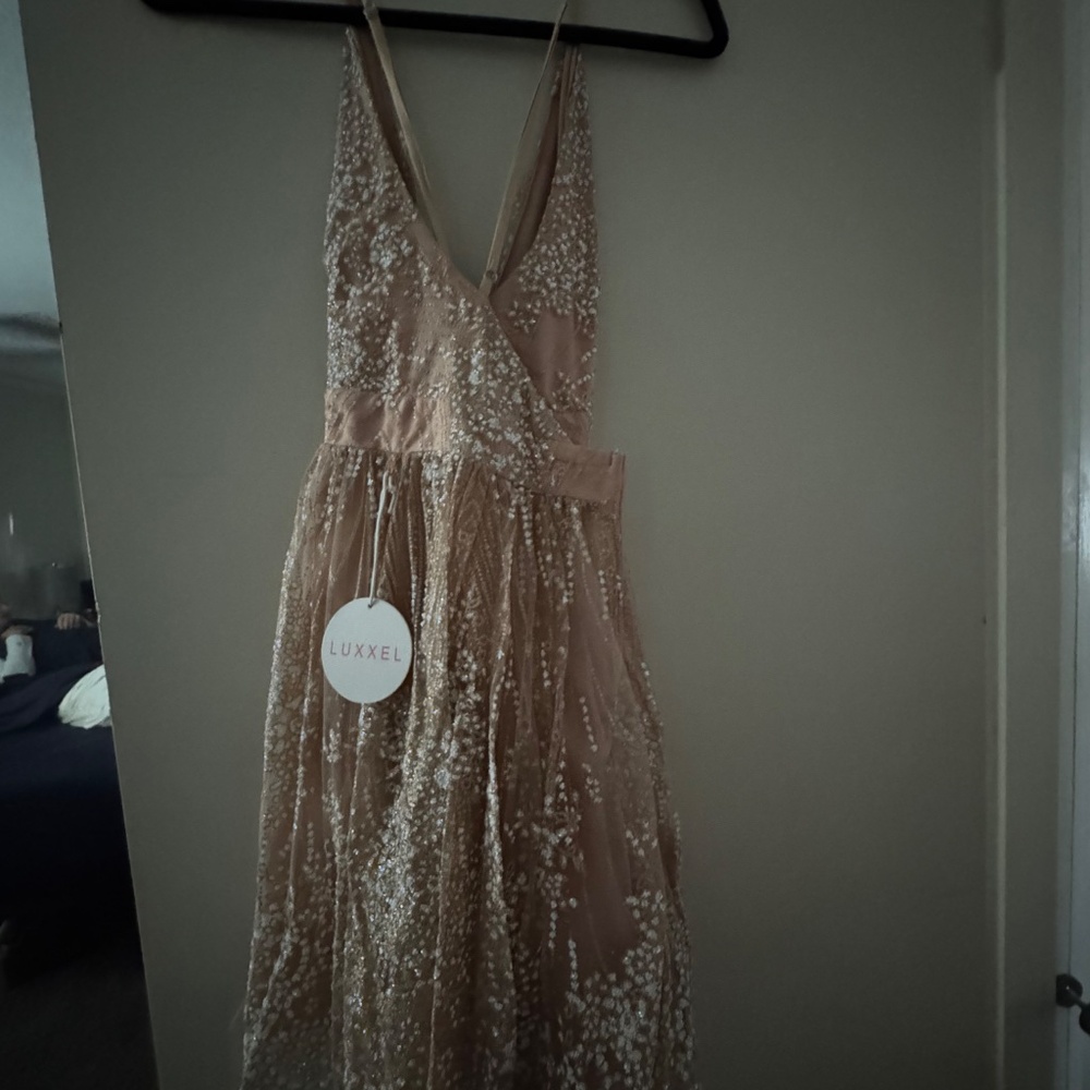 Dress - Picture 2 of 4
